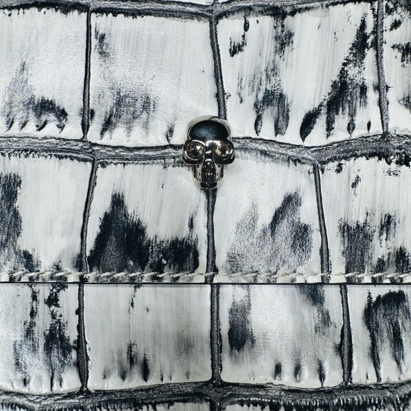 ❌SOLD❌RARE🔥 Alexander McQueen Crocodile Embossed Clutch - Picture 3 of 10
